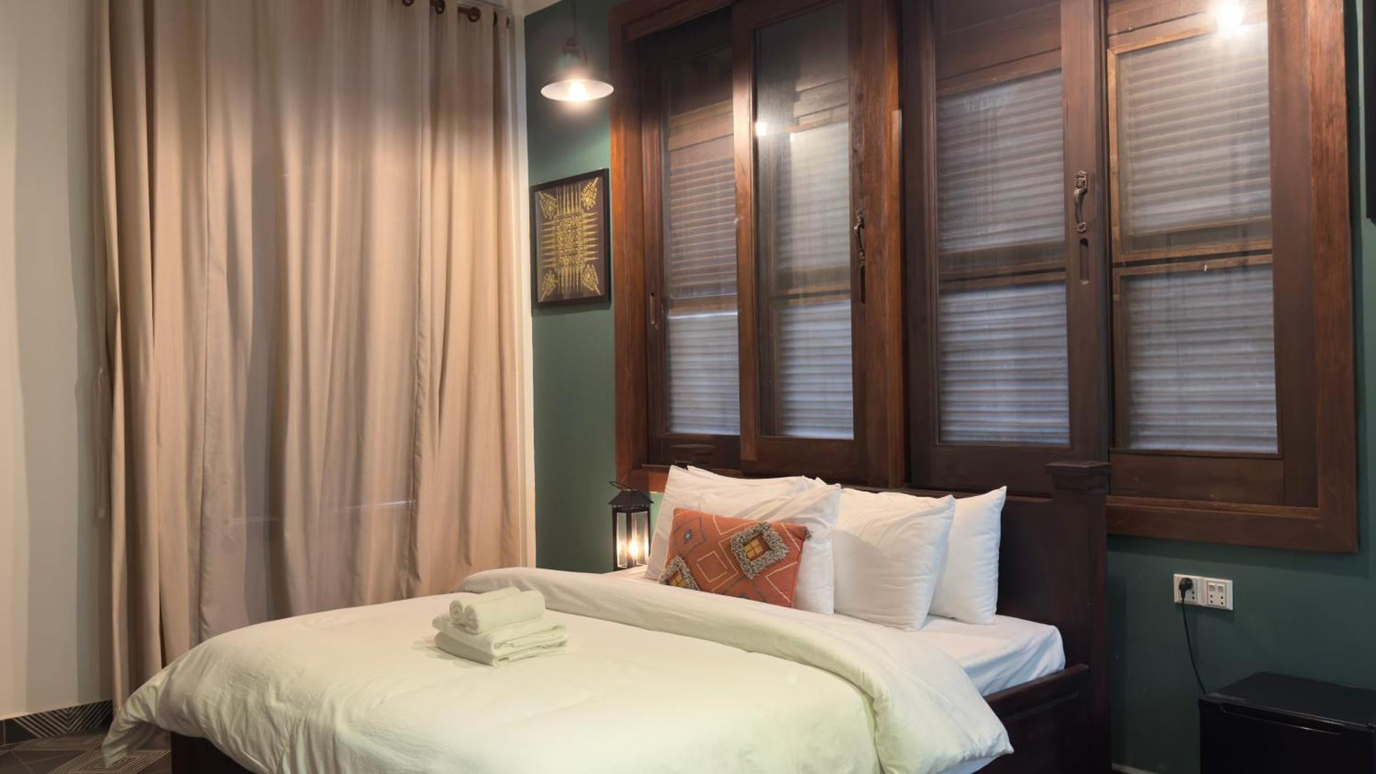 The J Break Boutique Hotell Kampot Exteriör bild