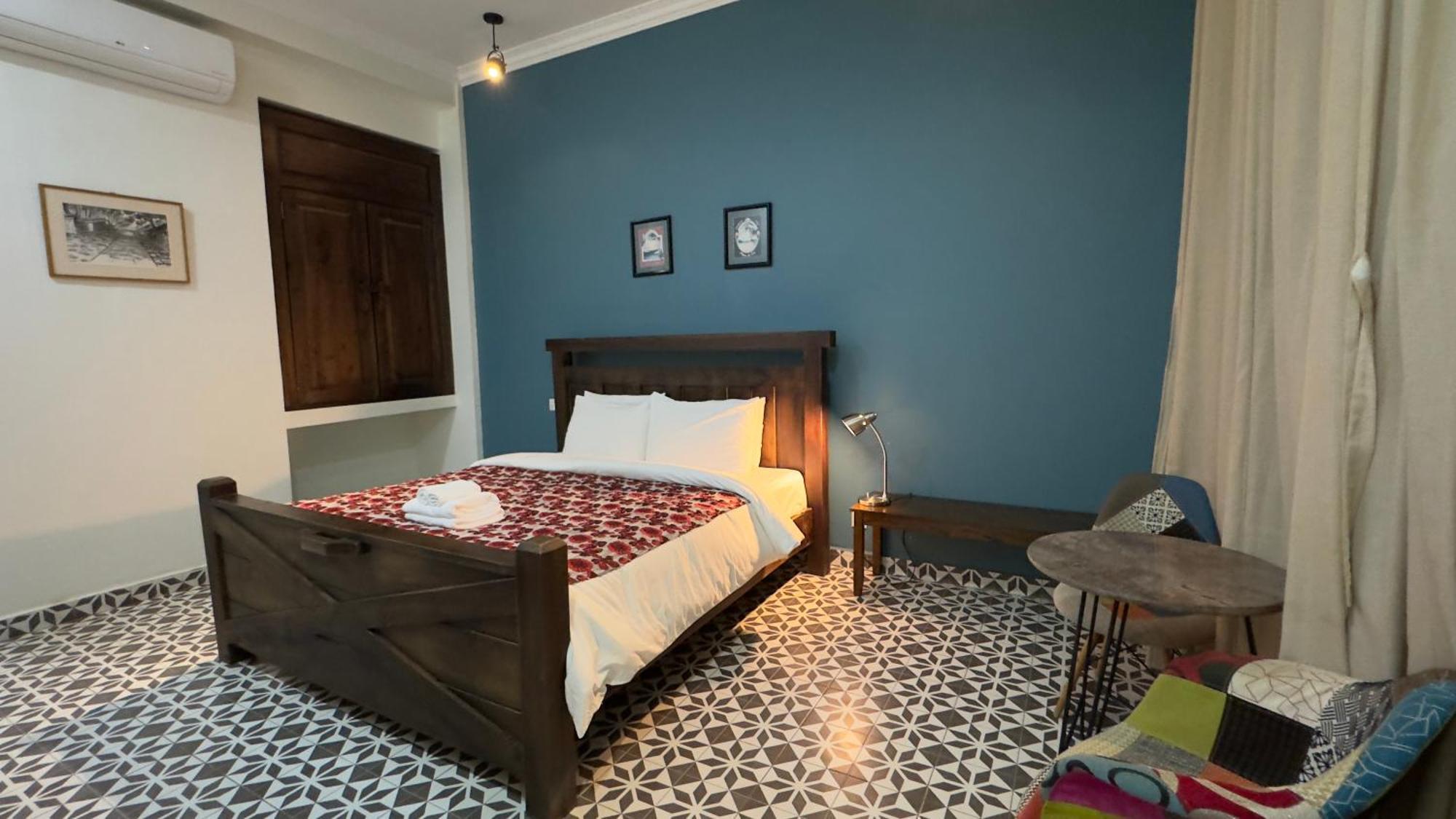 The J Break Boutique Hotell Kampot Exteriör bild
