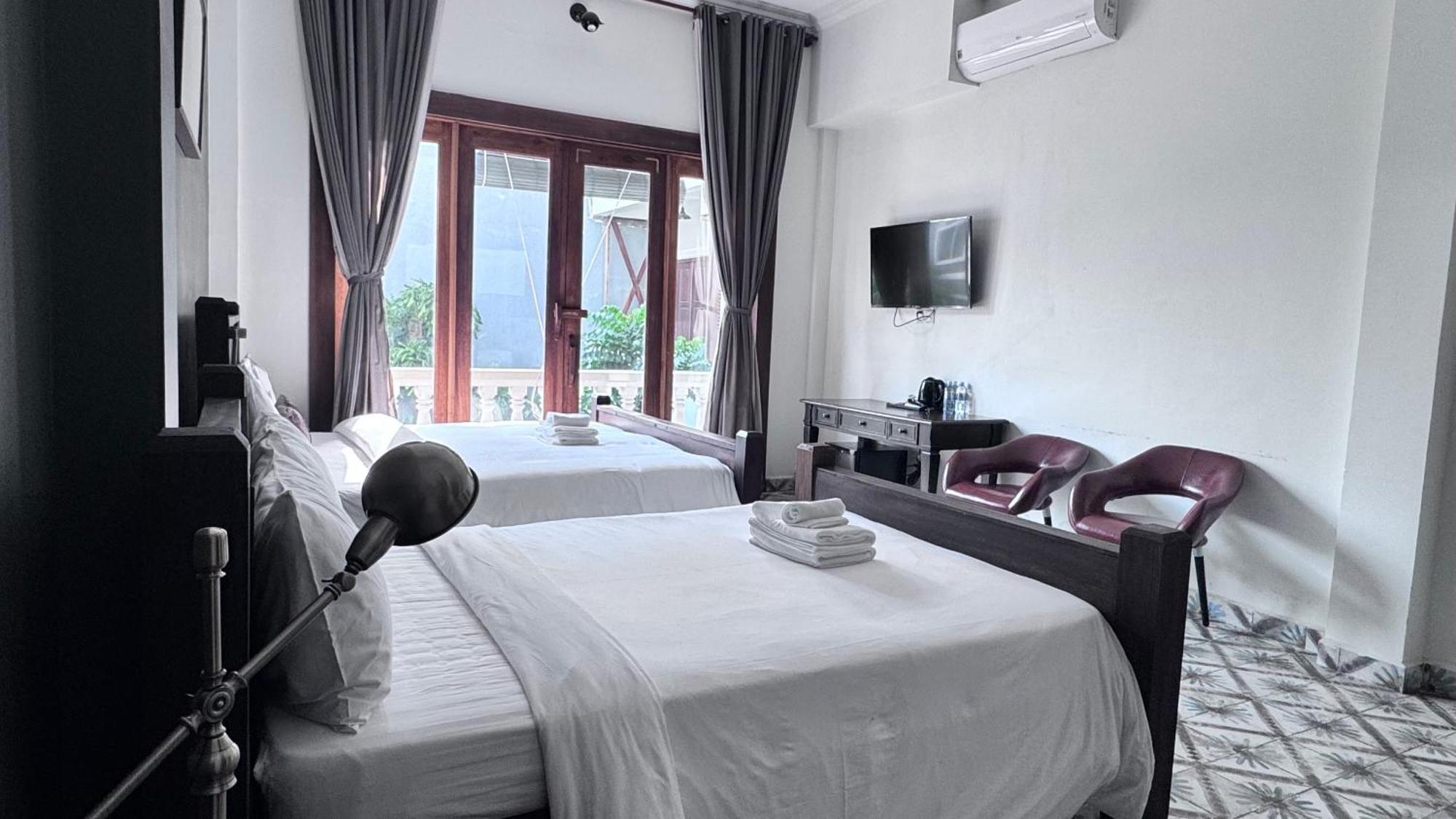The J Break Boutique Hotell Kampot Exteriör bild