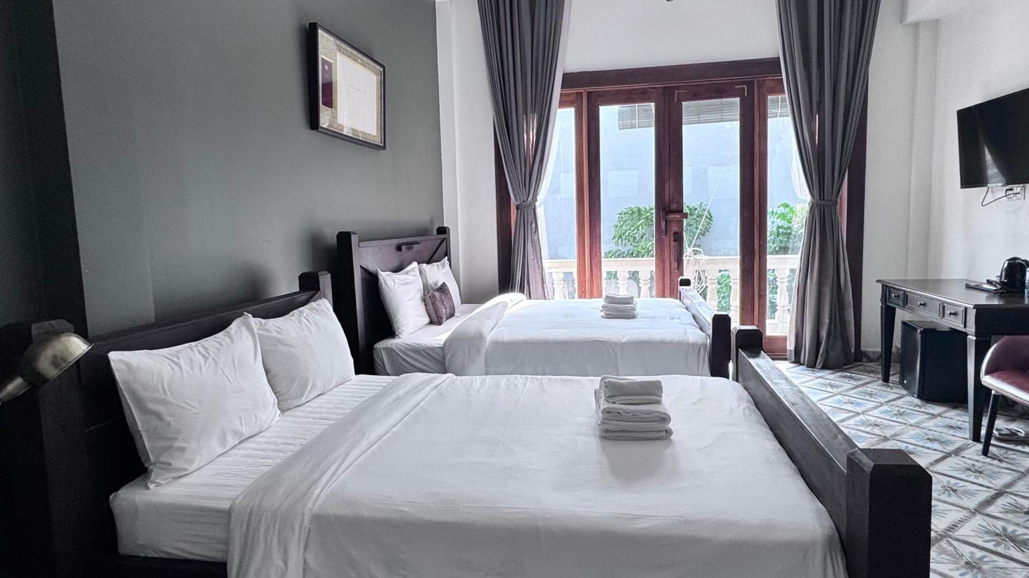 The J Break Boutique Hotell Kampot Exteriör bild